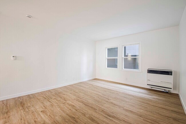 Building Photo - 8748.5 Belford Ave