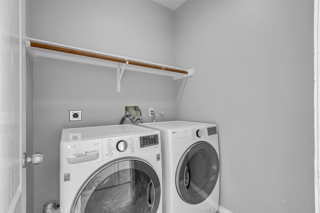 Building Photo - 3326 Pebble Beach Ln