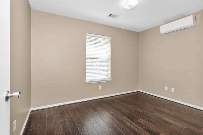 Building Photo - 16396 Many Trees Ln