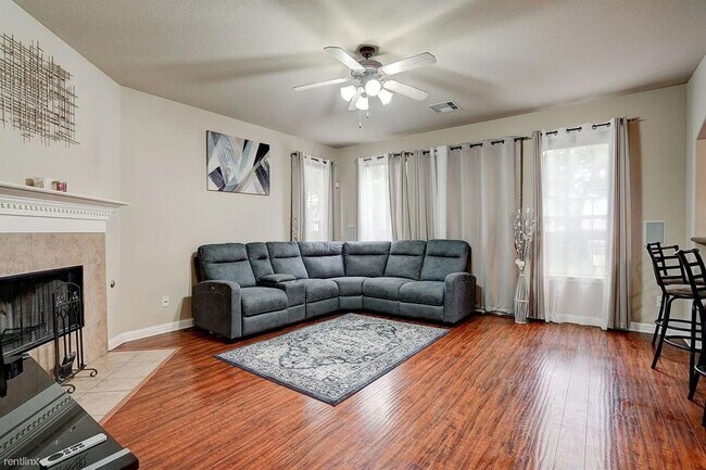 Building Photo - 3784 Turetella Dr