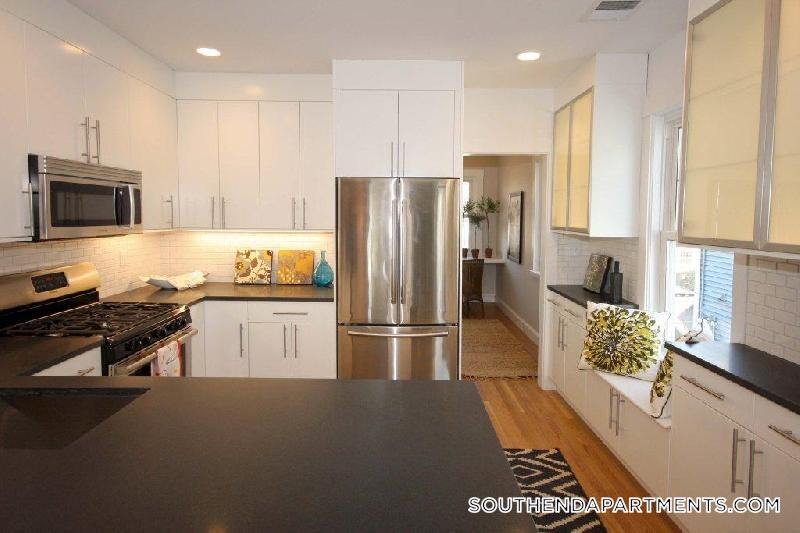 Building Photo - 658 Massachusetts Ave