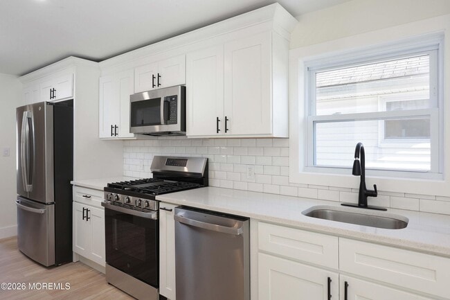 Building Photo - 1216 8th Ave