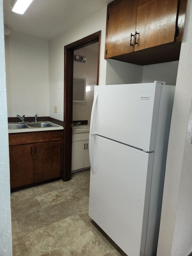 Building Photo - 47-47 N 8th St