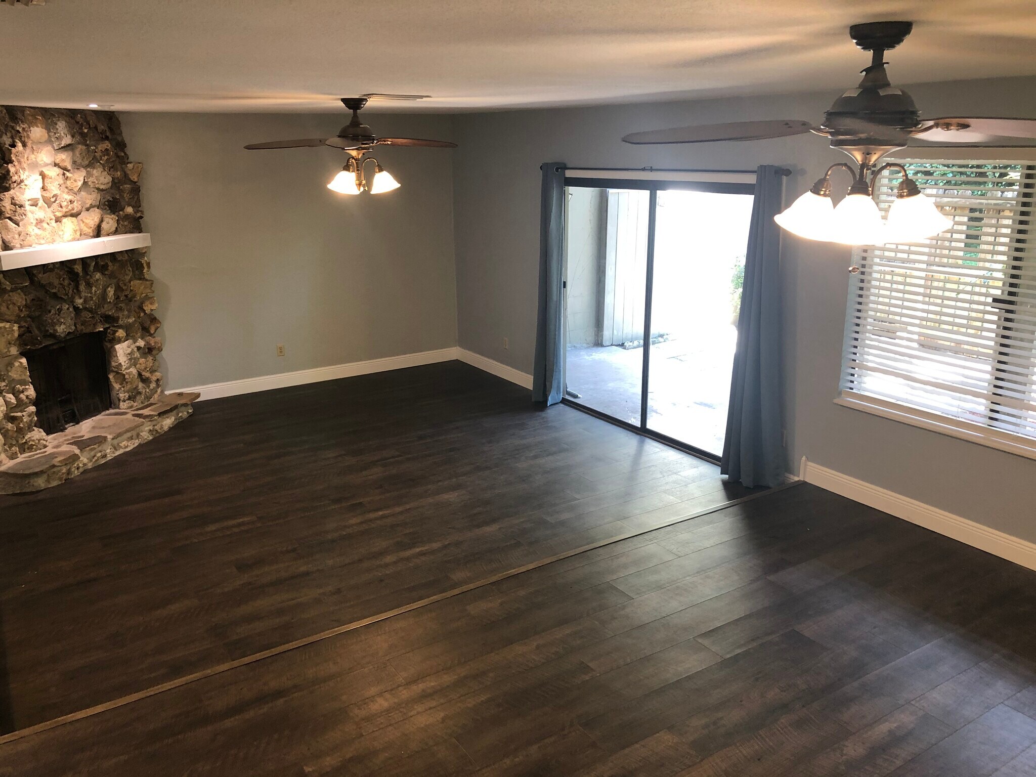 Building Photo - 11 Autumnwood Trl