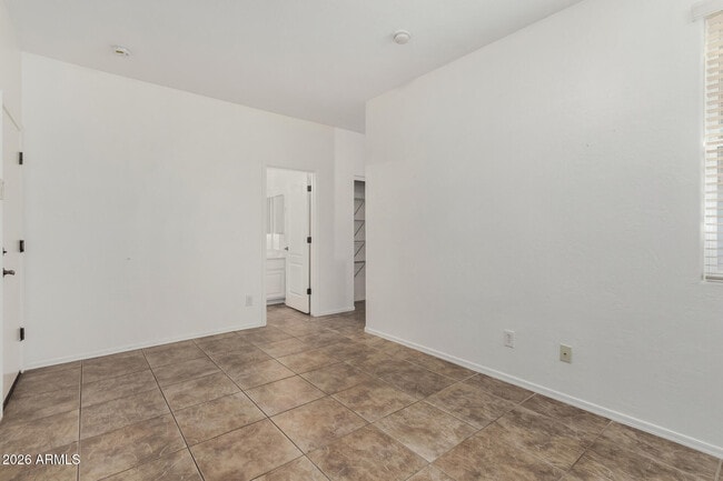 Building Photo - 10134 E Isabella Ave