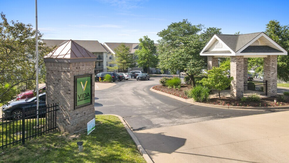 Vida Apartments 1360 Park Ashwood Dr Saint Charles MO 63304