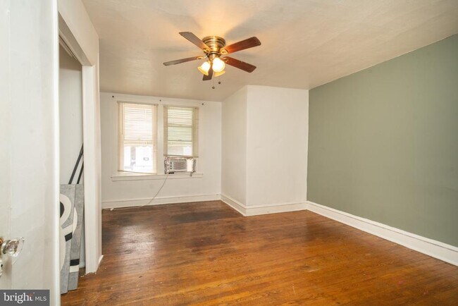 Building Photo - 111 Rosemar St