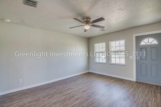 Building Photo - 1833 Rhythm Rd