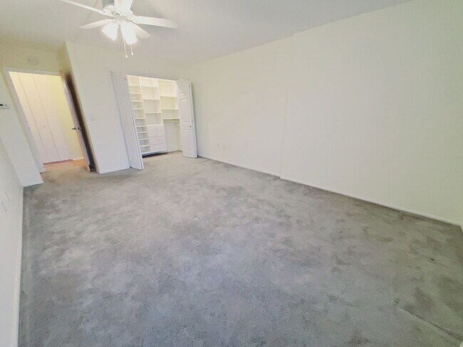 Building Photo - 44 Strawberry Hill Ave