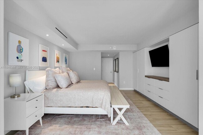 Building Photo - 600 Grapetree Dr