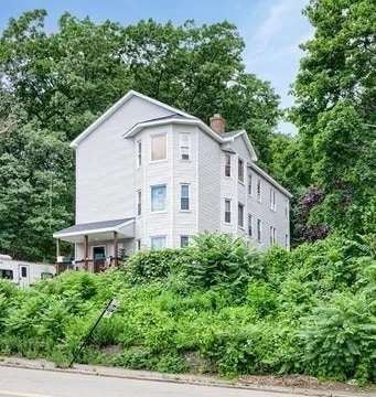 Building Photo - 1442 Main St