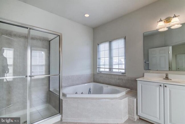 Building Photo - 2002 Idlewild Blvd