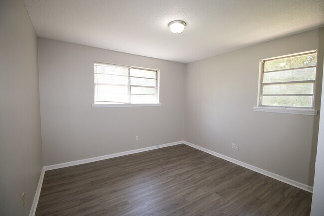 Building Photo - 217 Allenwood Dr
