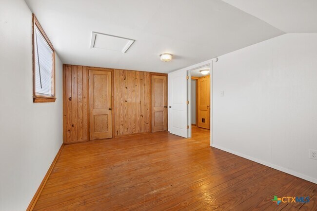 Building Photo - 1511 Ranch Rd 12