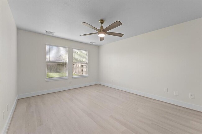 Building Photo - 1430 Suffield Ct