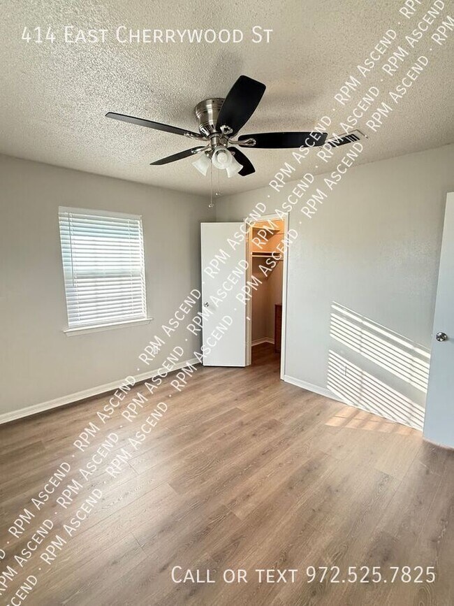 Building Photo - 414 E Cherry Wood Ln