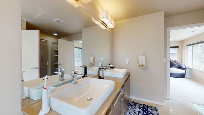 Building Photo - Auburn Lakeland Hills area/Lakeview Community- 4 bedroom 2.5 bathroom with AC - Available May 5th!