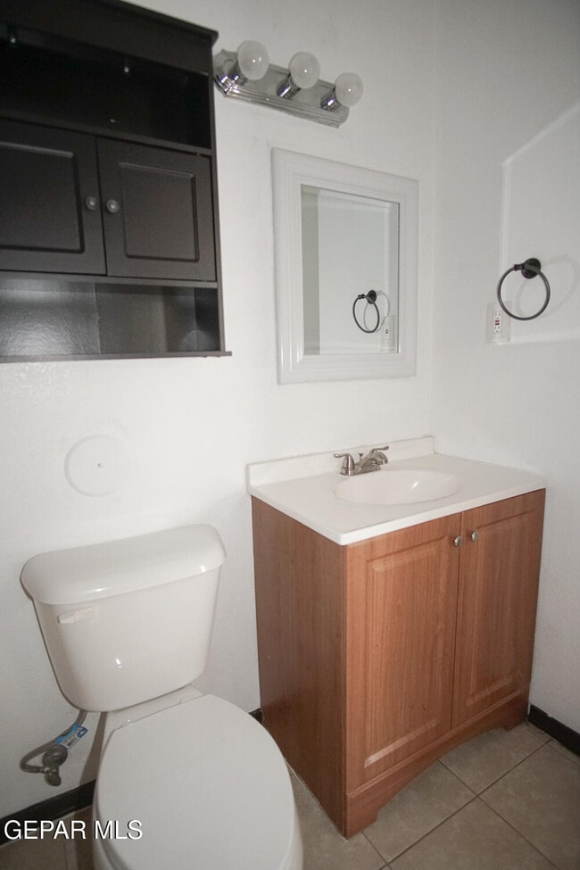 Building Photo - 8489 Roseway Dr