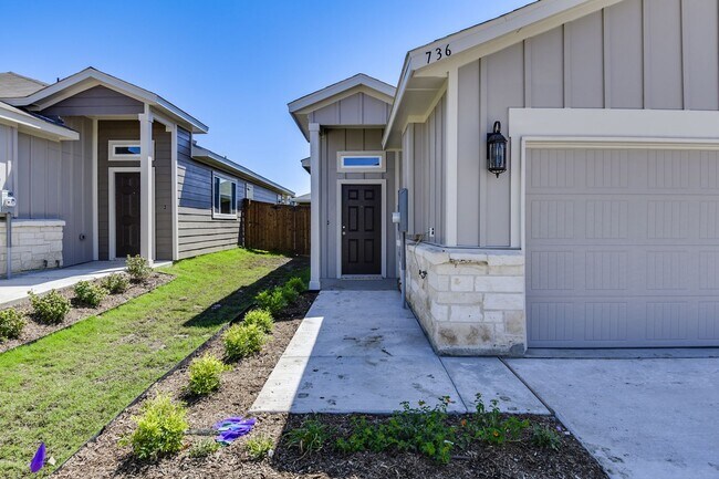 Building Photo - GORGEOUS 3 BEDROOM DUPLEX LOCATED IN MIDLOTHIAN ISD!