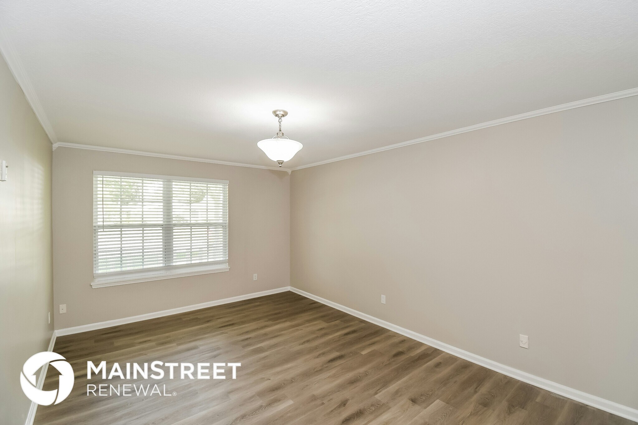 Building Photo - 10585 Castlebrook Dr