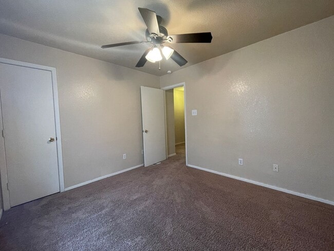 Building Photo - 1108 Leslie Cir