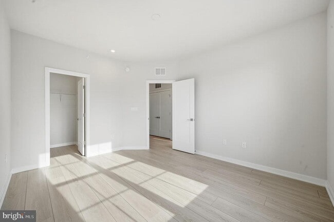 Building Photo - 7488 Backett Wood Ter