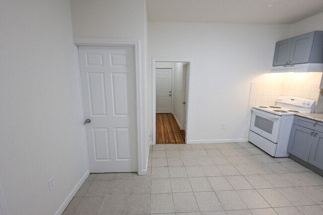 Building Photo - 127 Intervale St