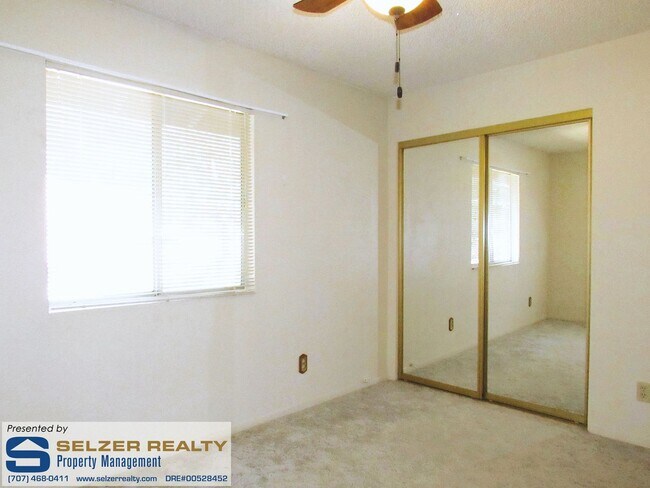 Building Photo - Roomy 3 bd. home in a beautiful Brooktrail...
