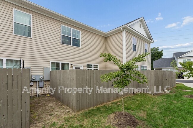 Building Photo - 2403 Trafton Pl