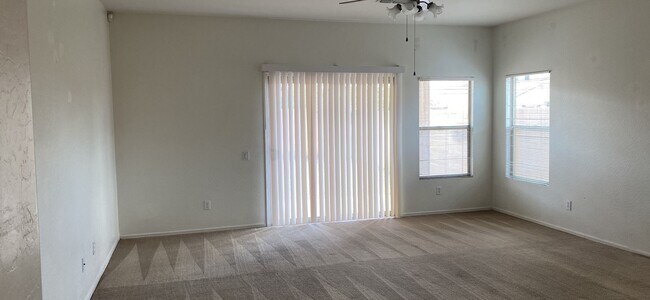 Building Photo - 3 bedroom home in Laveen!