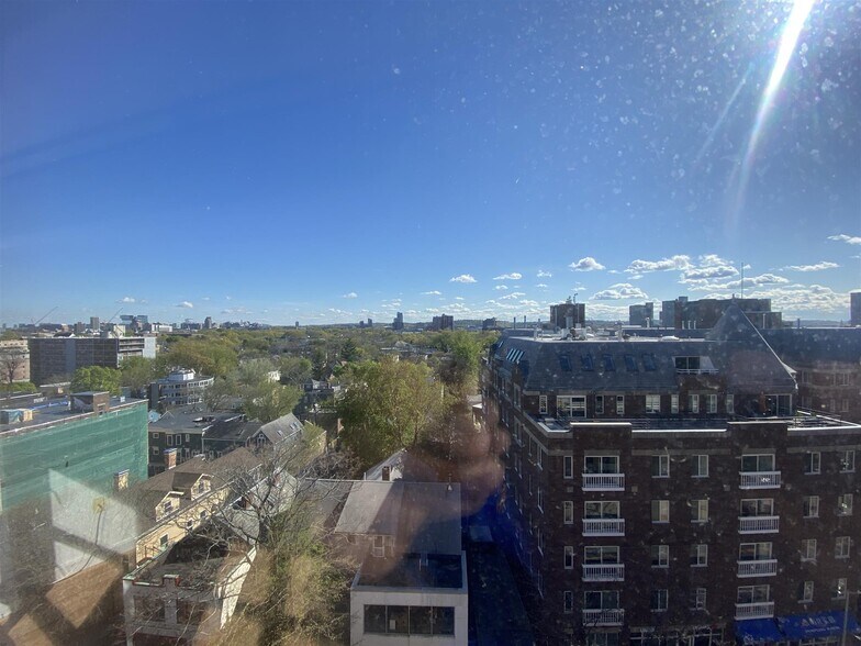 Building Photo - 931 Massachusetts Ave