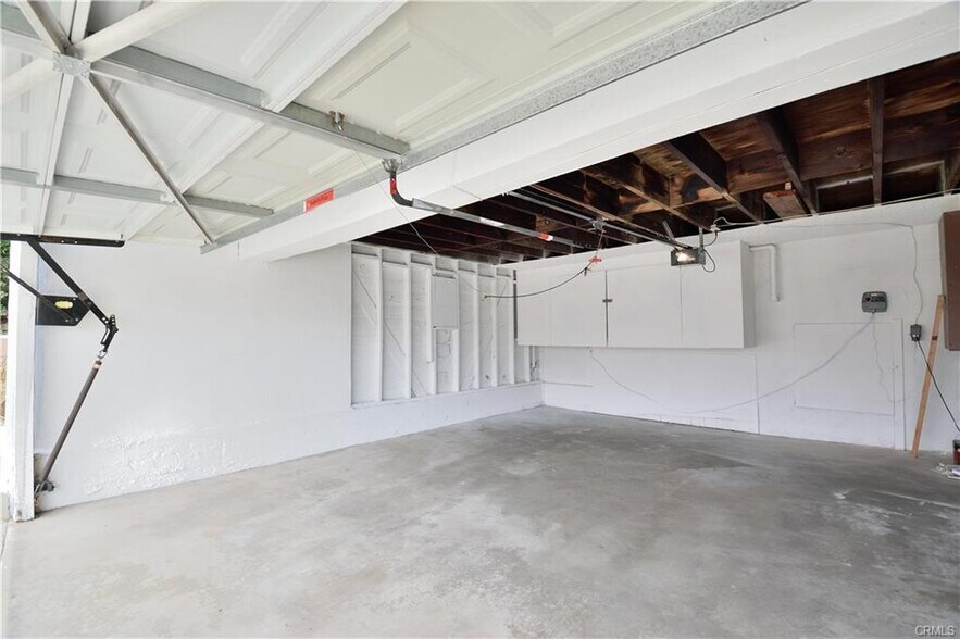 Building Photo - 212 Arena St