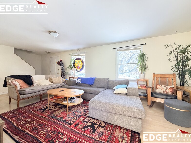 Building Photo - 26 Arden St