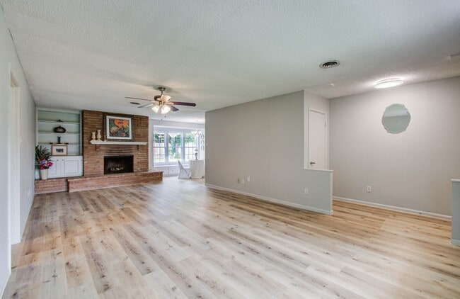 Building Photo - 5471 Kuldell Dr