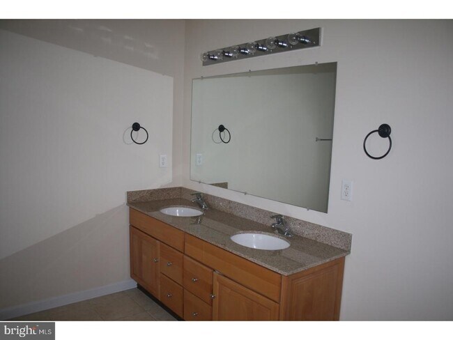 Building Photo - 529 Stone Ridge Dr