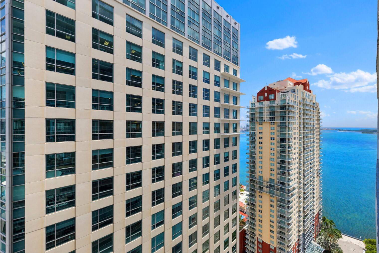 Building Photo - 1 SE 12th St