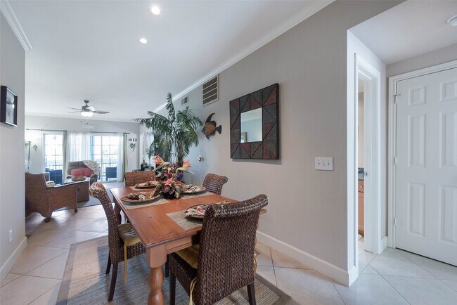 Building Photo - 7000 Seawall Blvd