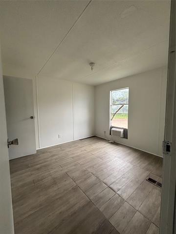 Building Photo - 541 Simmons Dr