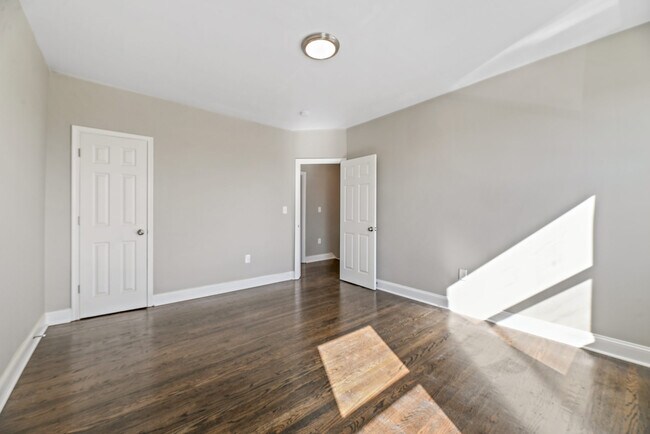 Building Photo - 3 Bedroom Rowhome- Baltimore City