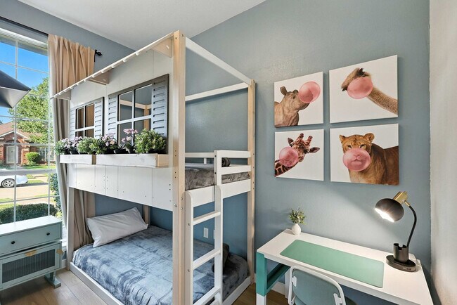 Building Photo - 11911 Rocky Point Dr