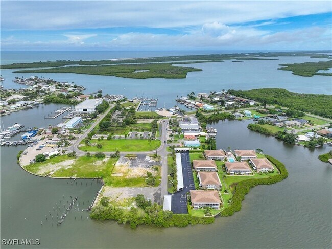 Building Photo - 330 Kon Tiki Dr