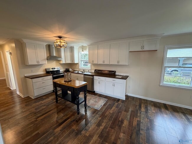 Building Photo - 814 Frost St SW