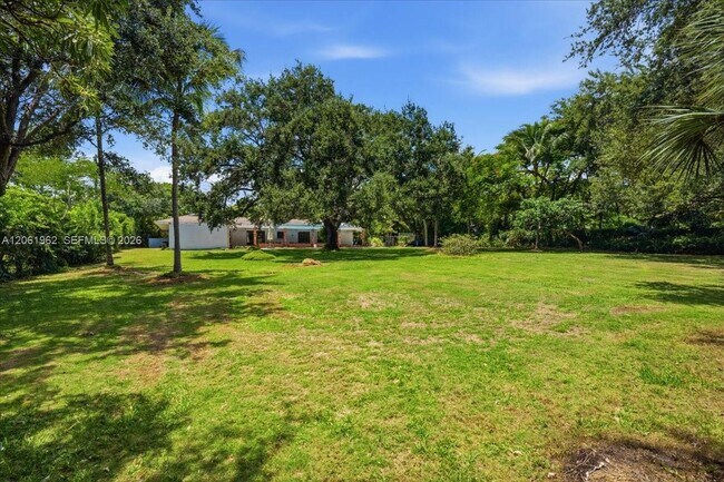Building Photo - 12365 SW 60th Ct