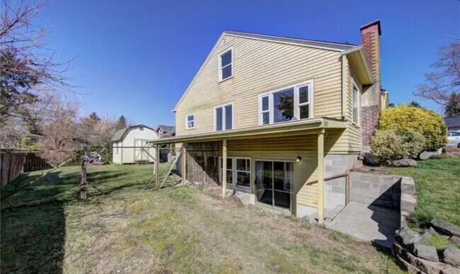 Building Photo - Baran (2018 11th St.)