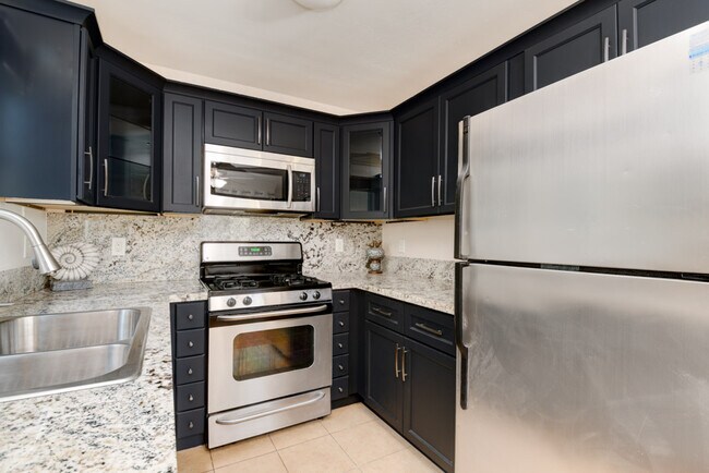 Building Photo - 194 Avenida Descanso