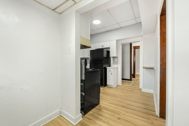 Building Photo - NEW LISTING! 4 BEDROOM HOME **2ND MONTH RE...