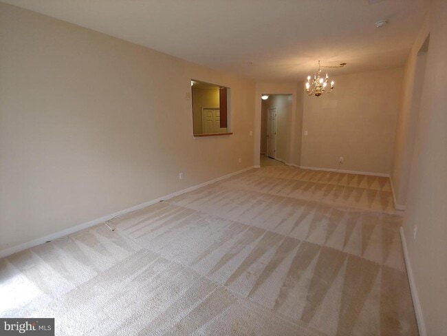 Building Photo - 2610 Chapel Lake Dr