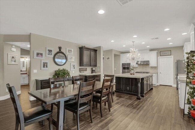 Building Photo - 12057 La Palmera Ave