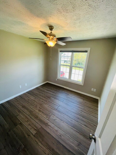 Building Photo - 156 S Forest Dr