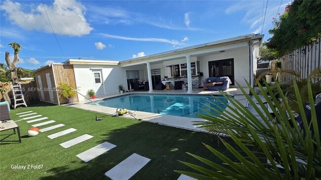 Building Photo - 7817 Fairway Blvd